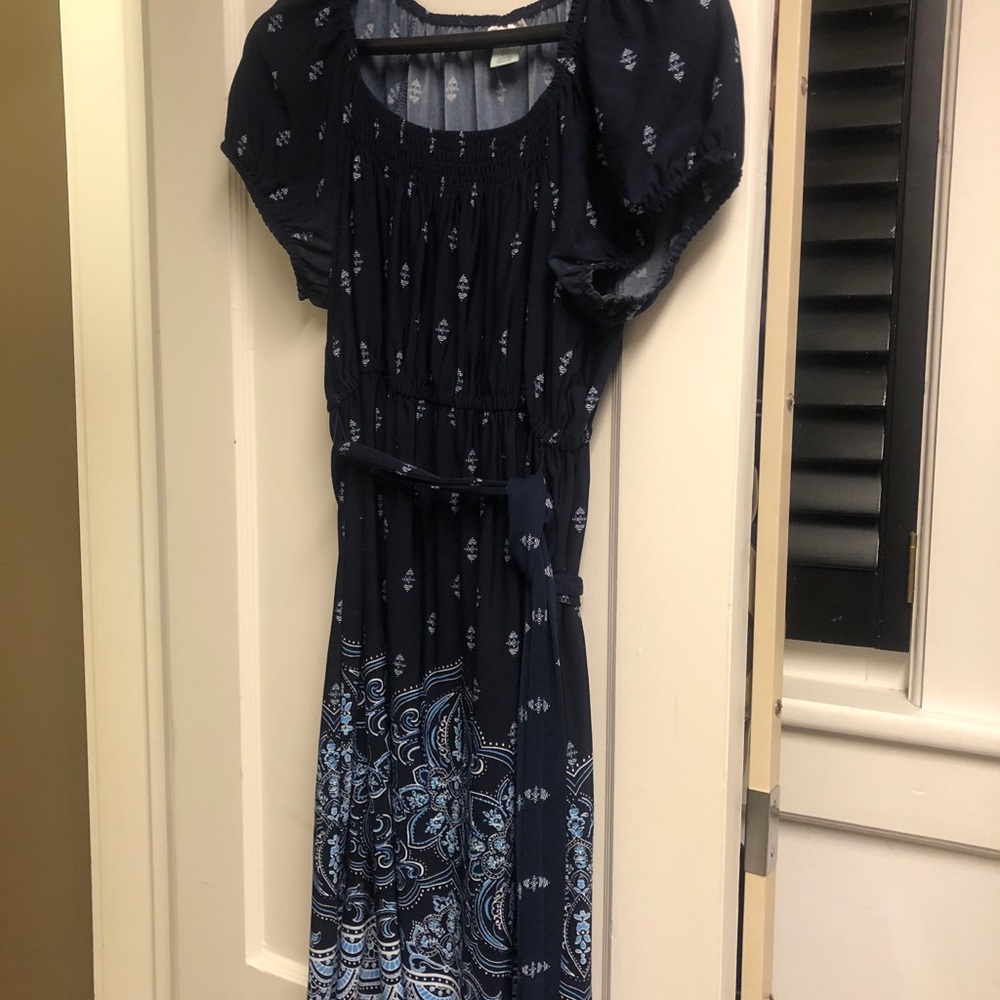 Motherhood maternity large blue white dress